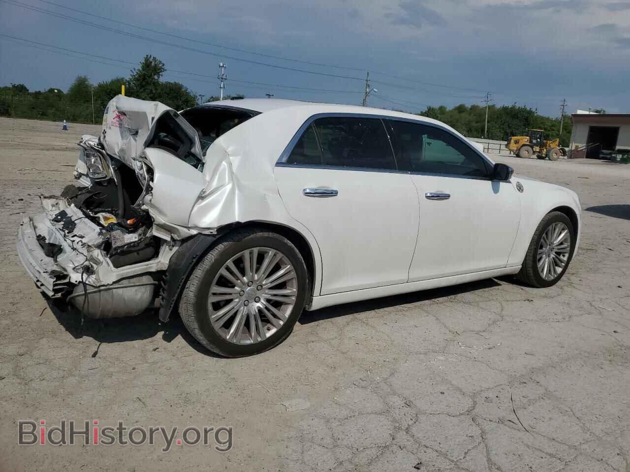 2011 CHRYSLER 300 - VIN: 2C3CA6CT3BH529285 - Фото 3