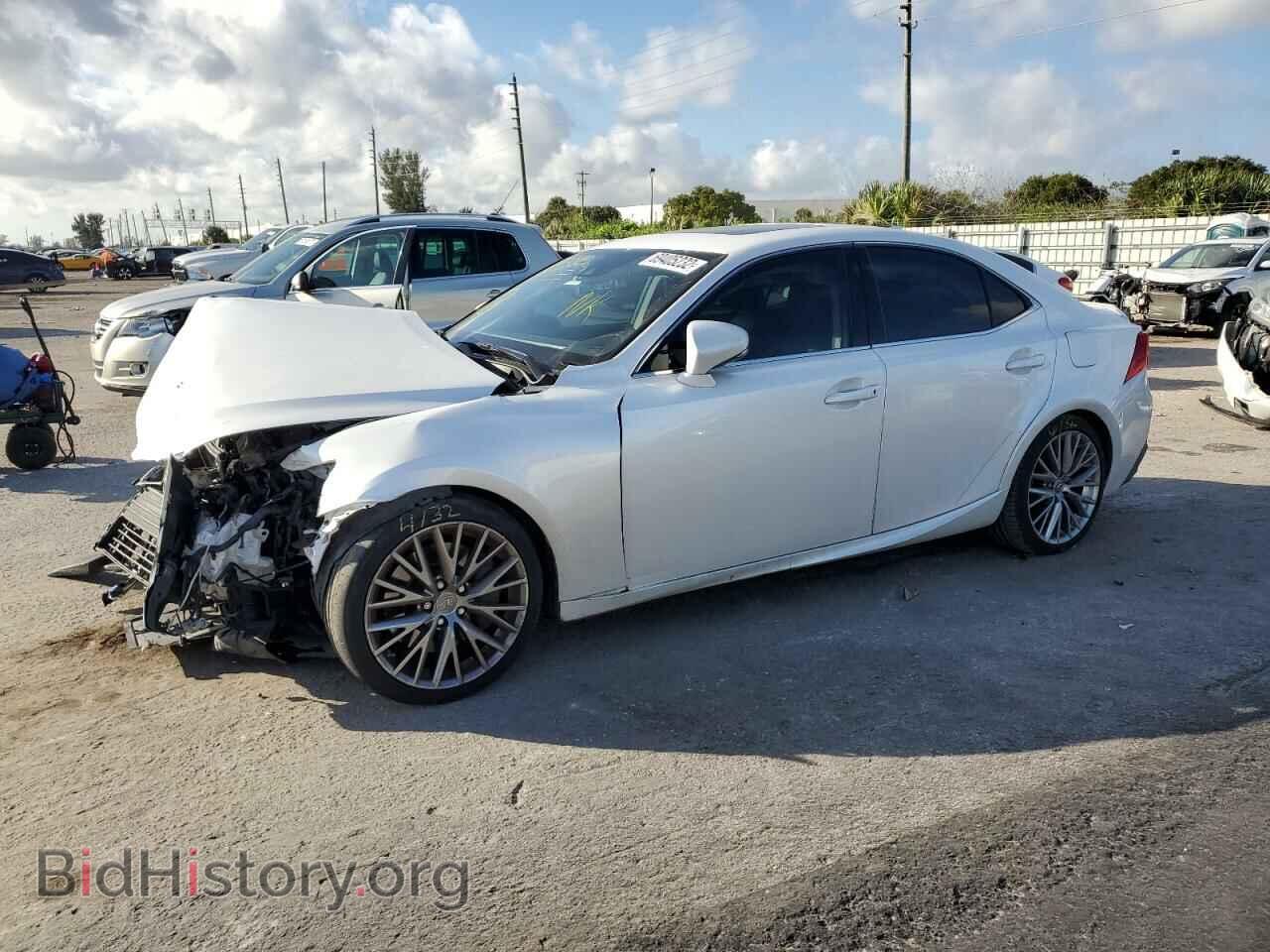 Photo JTHBA1D25H5039641 - LEXUS IS 2017