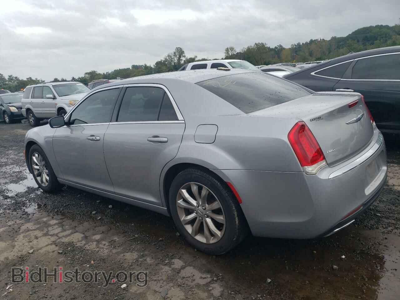 2017 CHRYSLER 300 - VIN: 2C3CCARG6HH586127 - Фото 2