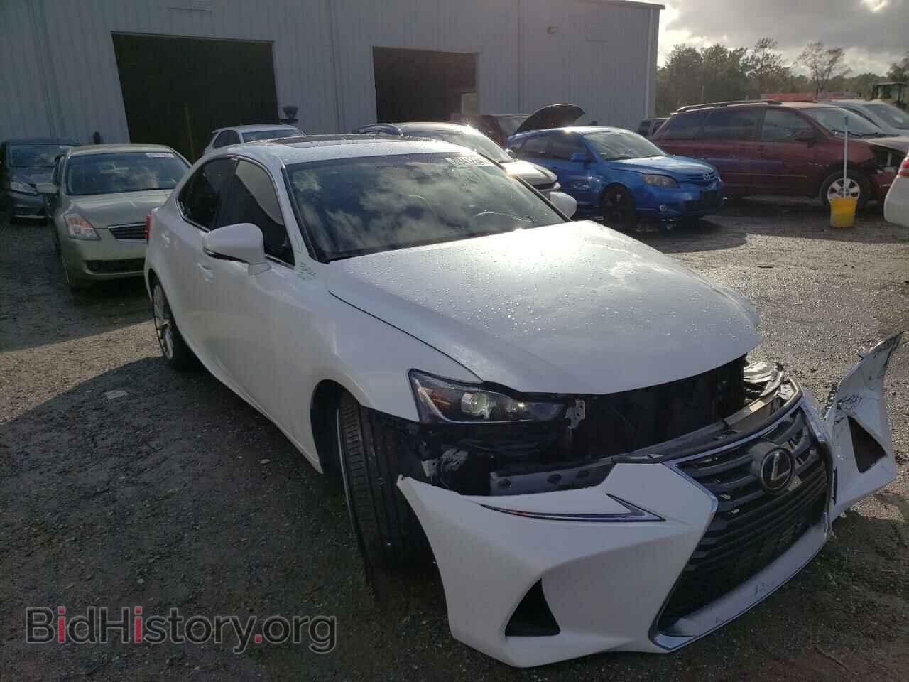 Photo JTHBA1D28H5054134 - LEXUS IS 2017
