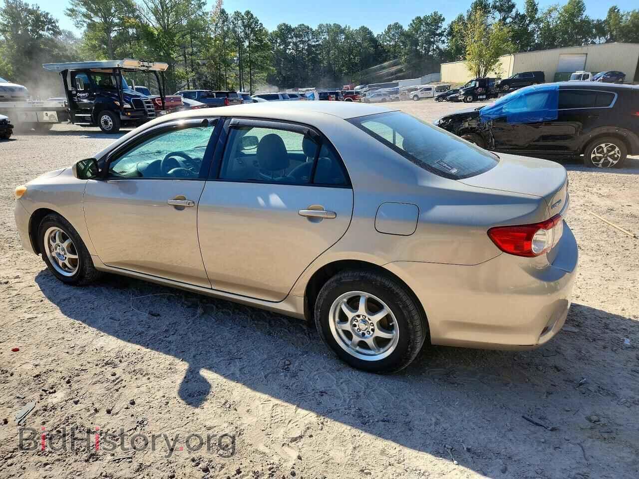 2011 TOYOTA COROLLA - VIN: 2T1BU4EE8BC642256 - Фото 2