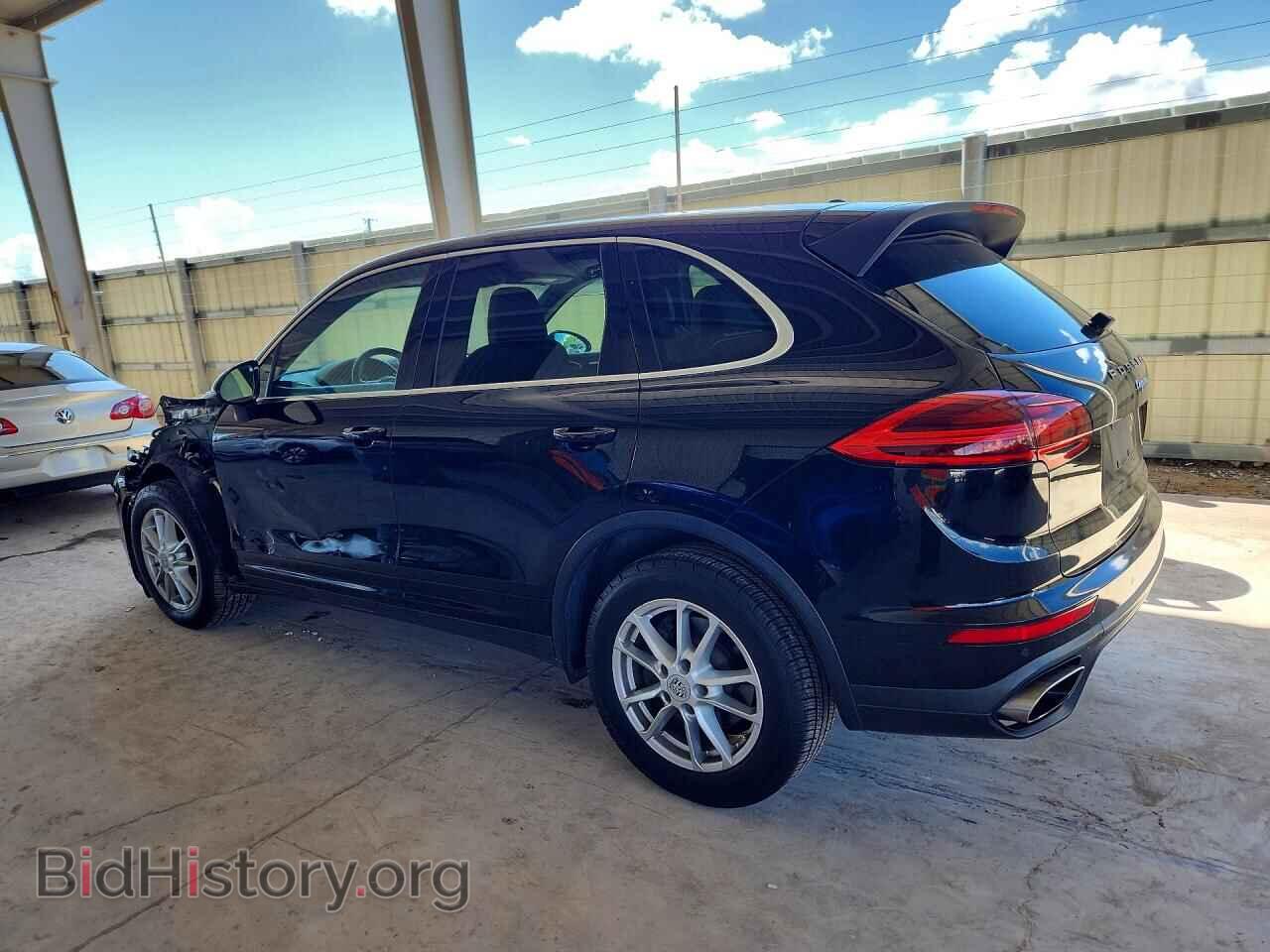 2016 PORSCHE CAYENNE - VIN: WP1AA2A22GKA11821 - Photo 2