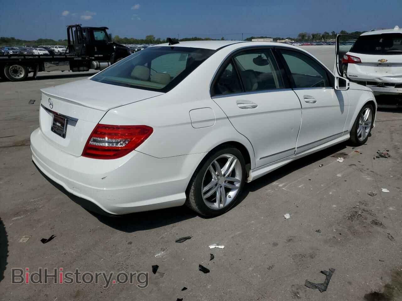 2013 MERCEDES-BENZ C-CLASS - VIN: WDDGF4HB3DR256697 - Фото 3