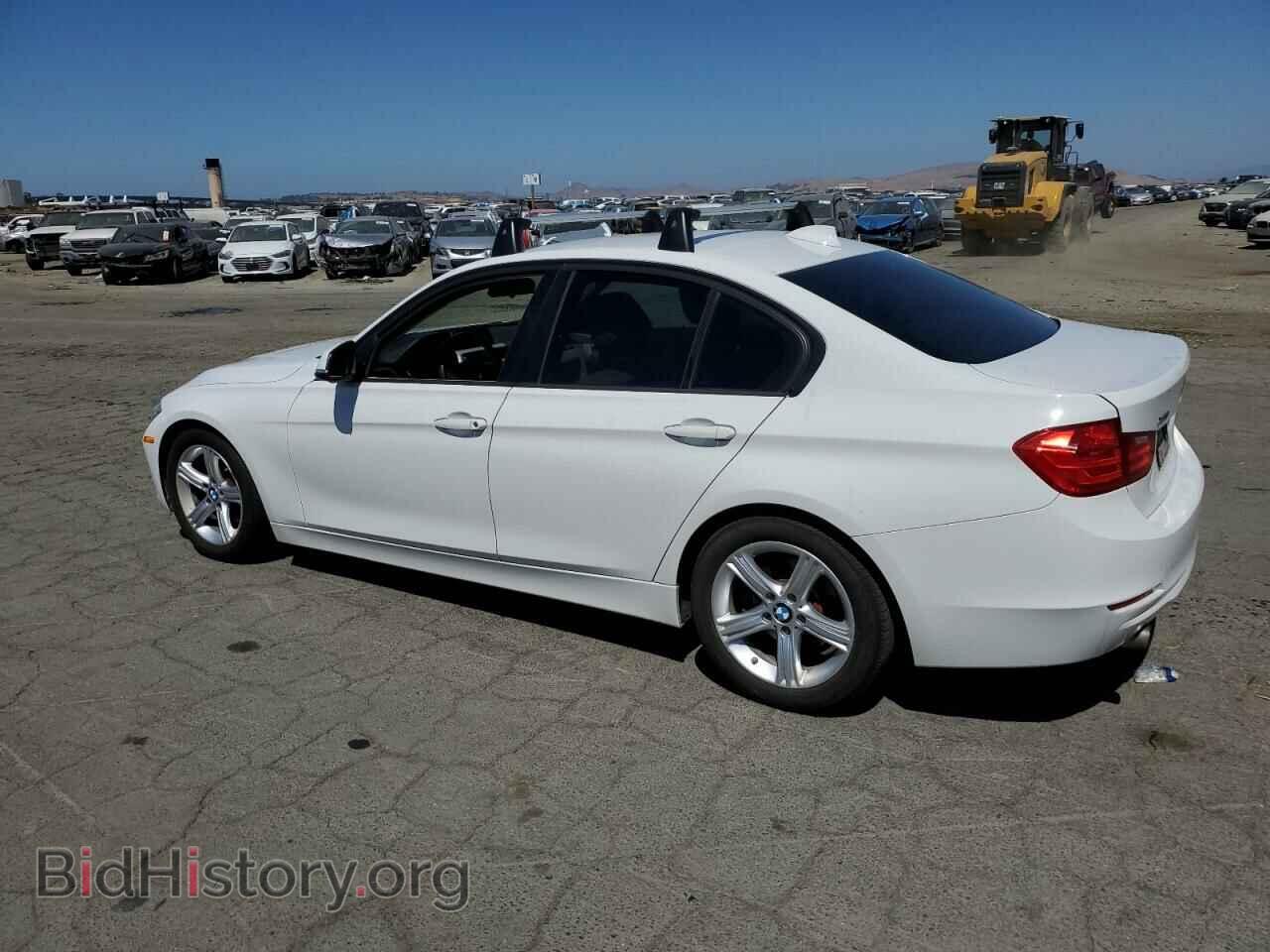 2014 BMW 3 SERIES - VIN: WBA3C3C50EF983874 - Фото 2