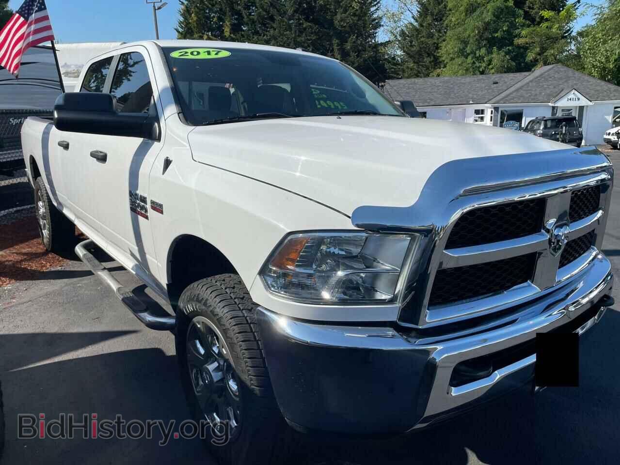 Photo 3C63R3HT1HG586970 - RAM All Models 2017