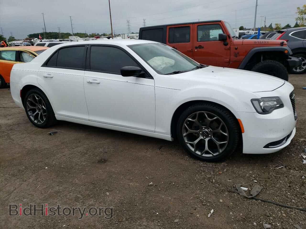 2017 CHRYSLER 300 - VIN: 2C3CCAAG1HH628196 - Фото 4