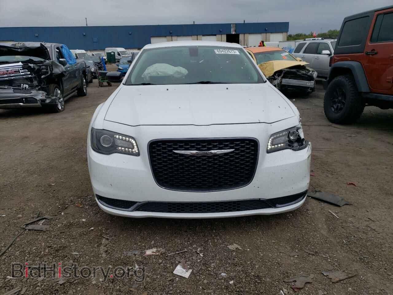 2017 CHRYSLER 300 - VIN: 2C3CCAAG1HH628196 - Фото 5