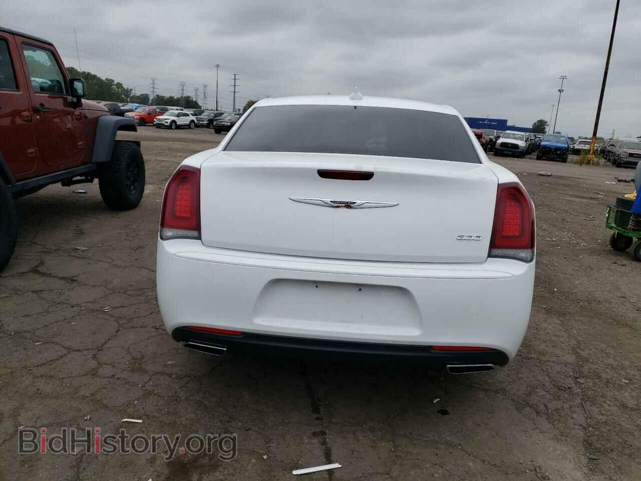 2017 CHRYSLER 300 - VIN: 2C3CCAAG1HH628196 - Фото 6