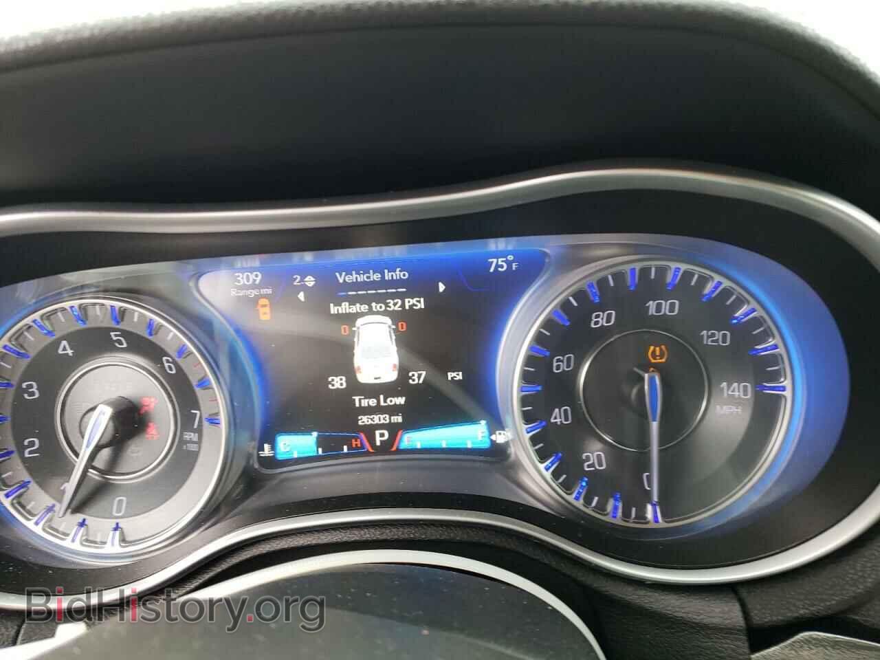 2017 CHRYSLER 300 - VIN: 2C3CCAAG1HH628196 - Фото 9