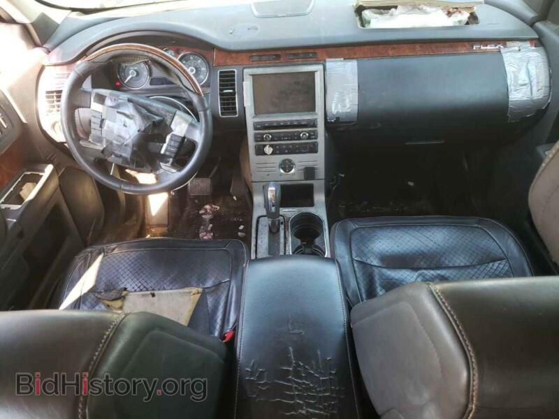 2011 Ford FLEX (VIN 2FMGK5DC0BBD03822) — фото 8 из 12