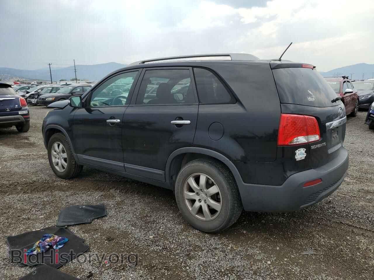 2011 KIA SORENTO - VIN: 5XYKT4A24BG117441 - Фото 2