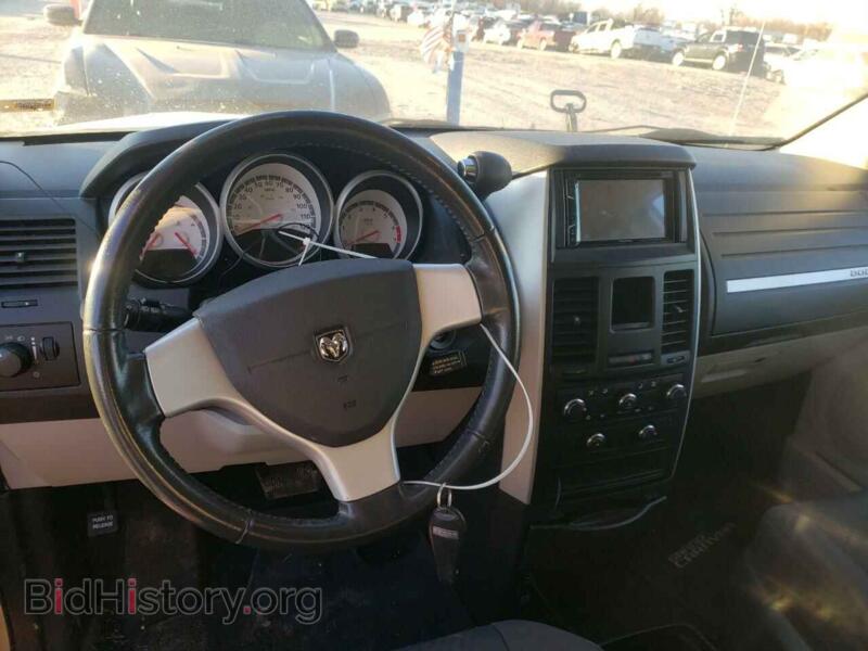 2010 Dodge CARAVAN (VIN 2D4RN3D11AR411690) — фото 8 из 13