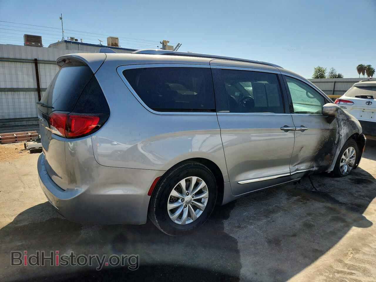 2018 CHRYSLER PACIFICA - VIN: 2C4RC1EG4JR260922 - Photo 3