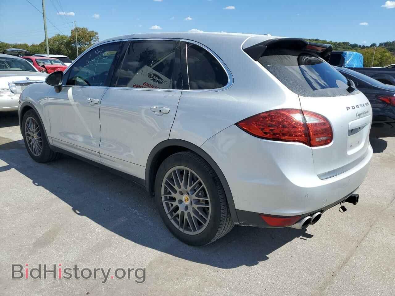 2011 PORSCHE CAYENNE - VIN: WP1AC2A28BLA84463 - Фото 2
