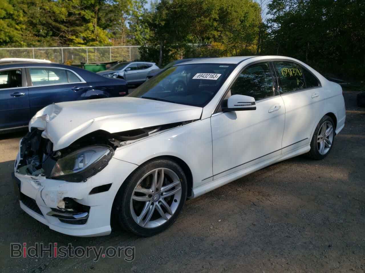 Photo WDDGF8AB8DG109627 - MERCEDES-BENZ C-CLASS 2013