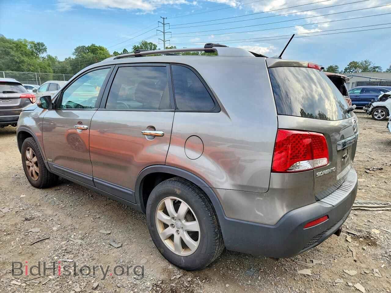 2013 KIA SORENTO - VIN: 5XYKTCA60DG335599 - Фото 2