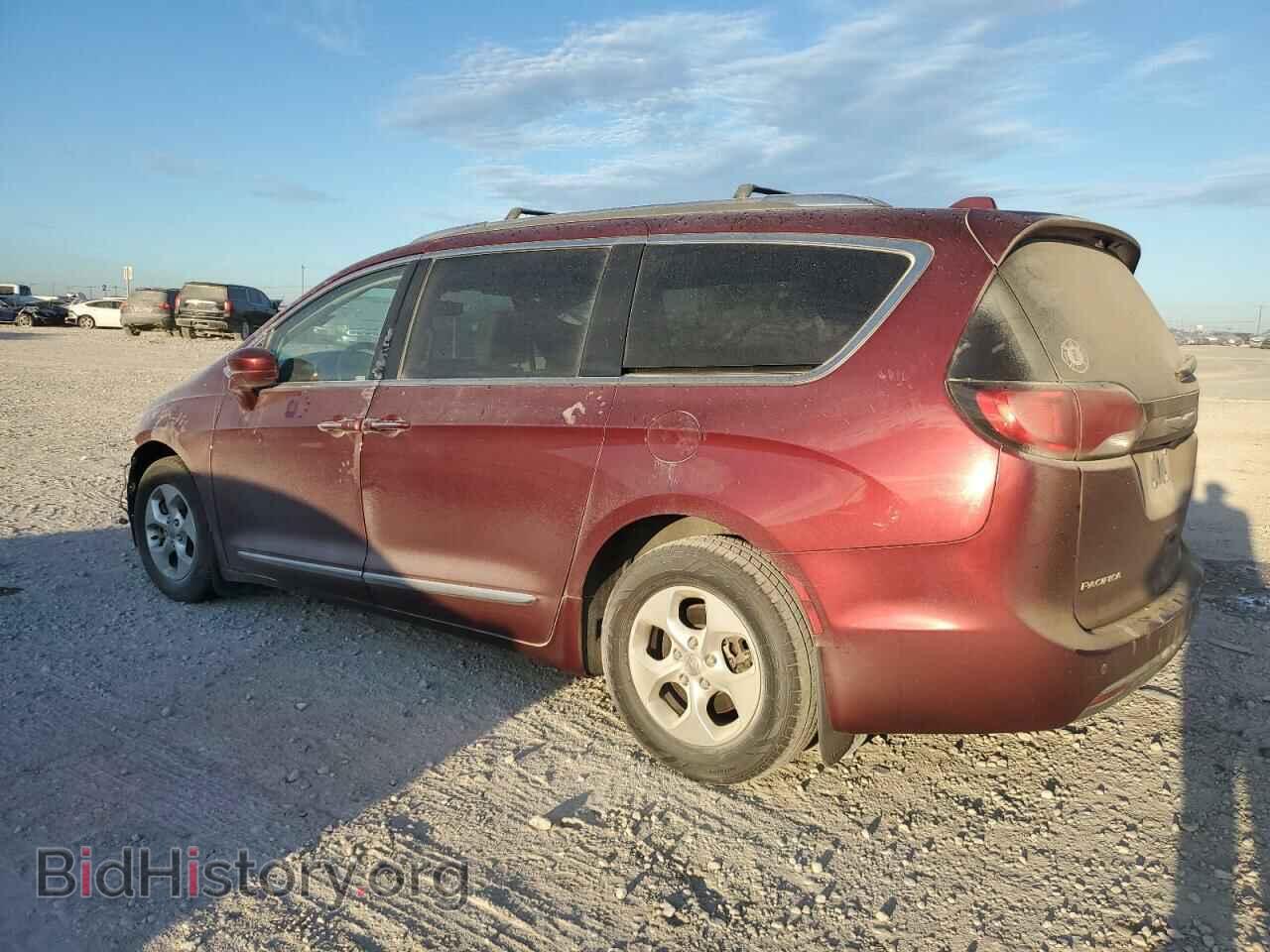 2017 CHRYSLER PACIFICA - VIN: 2C4RC1EG2HR635832 - Photo 2