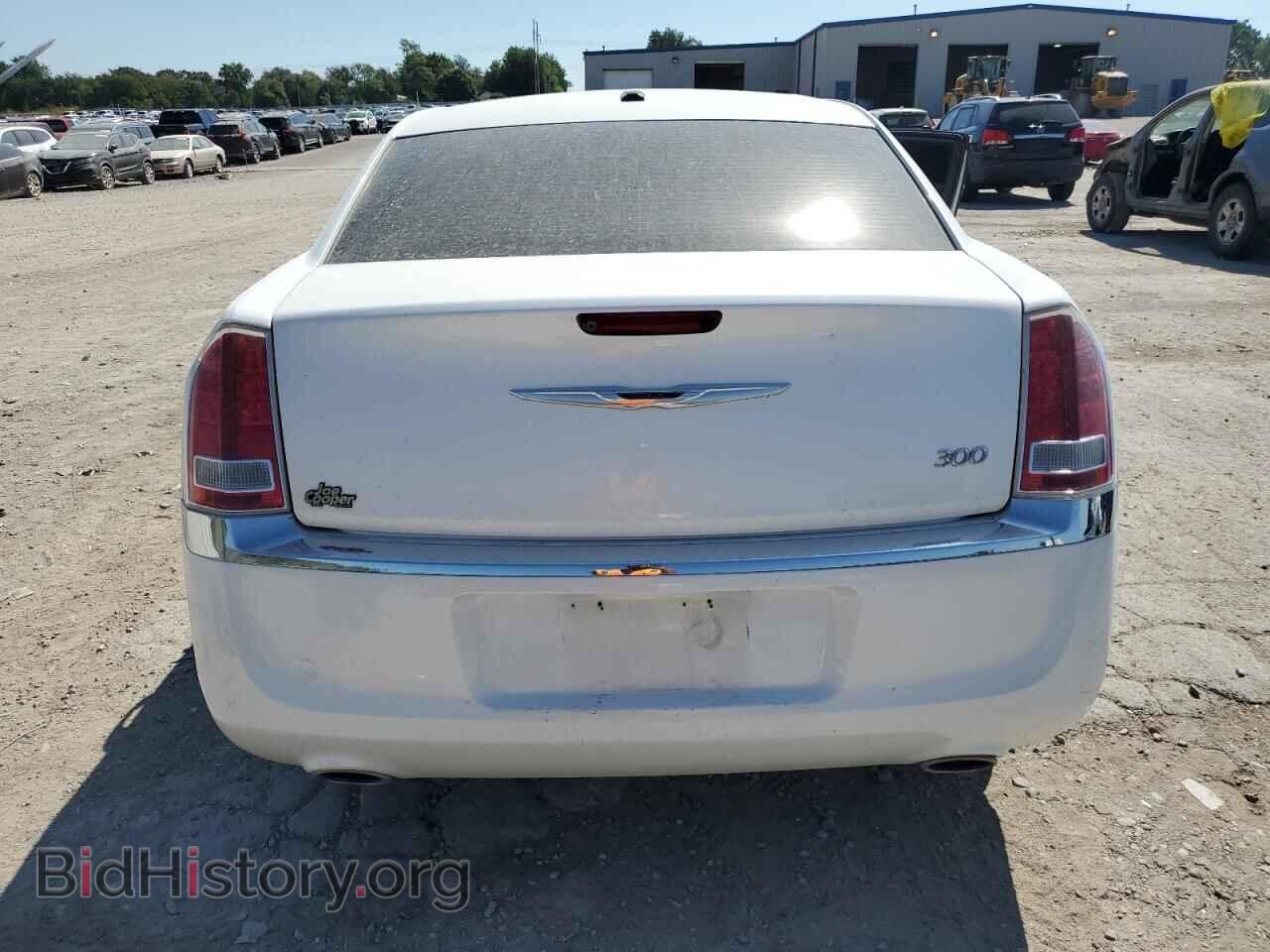 2014 CHRYSLER 300 - VIN: 2C3CCAAG2EH327884 - Фото 6
