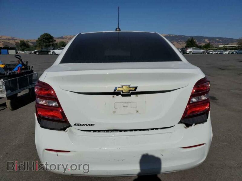 2017 Chevrolet SONIC (VIN 1G1JB5SG3H4152017) — photo 6 of 12