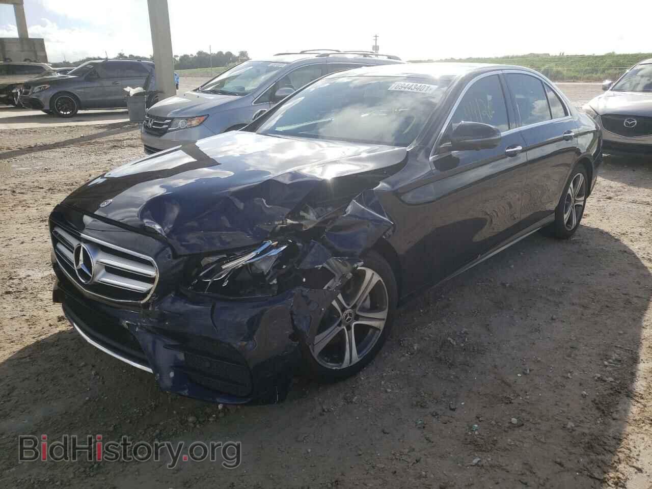 2019 MERCEDES-BENZ E-CLASS - VIN: WDDZF4JB8KA627772 - Фото 2