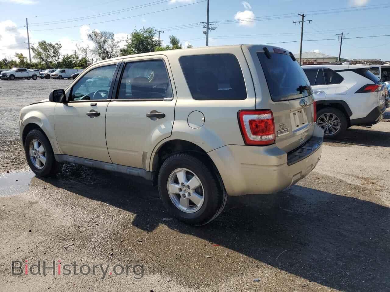 2010 FORD ESCAPE - VIN: 1FMCU0C74AKD16867 - Фото 2