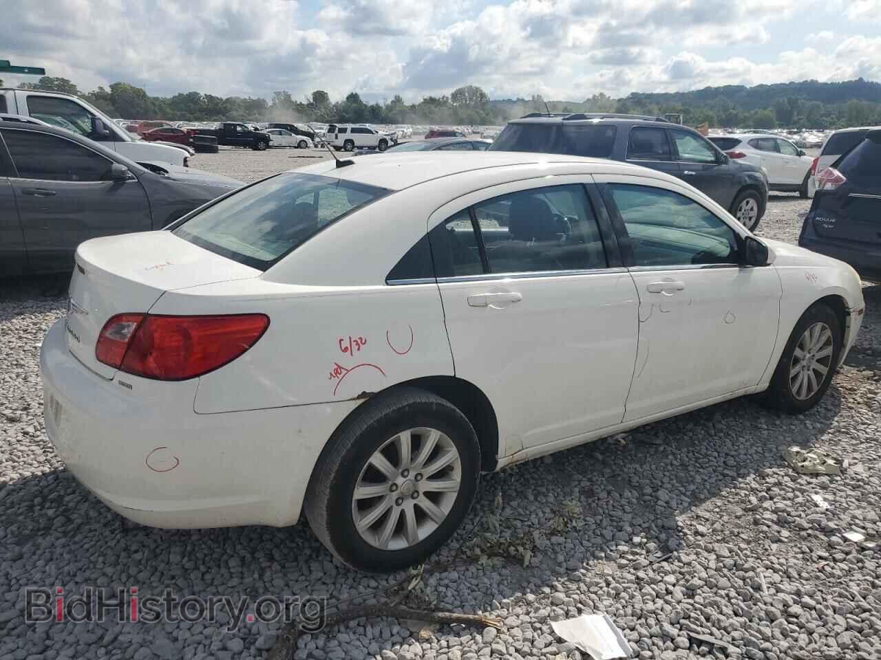 2010 CHRYSLER SEBRING - VIN: 1C3CC5FB3AN223734 - Фото 3