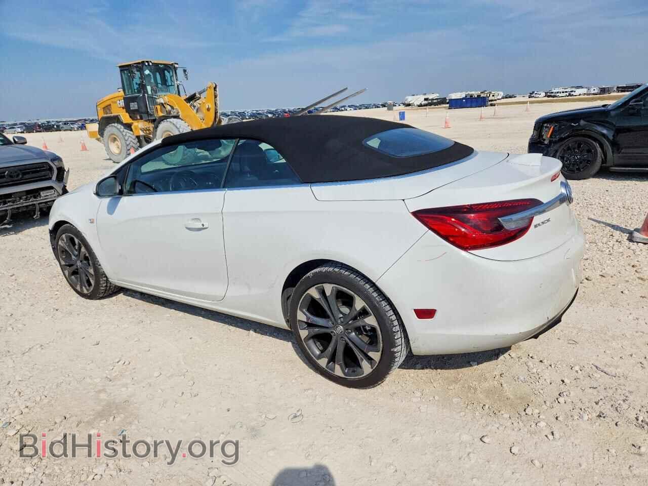2018 BUICK CASCADA - VIN: W04WH3N53JG084438 - Photo 2