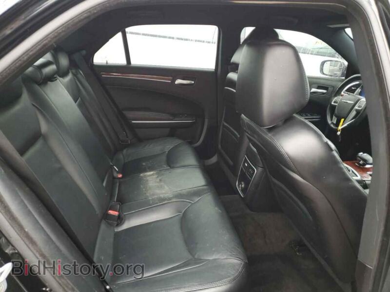 2012 Chrysler 300 (VIN 2C3CCACG0CH212422) — photo 10 of 12