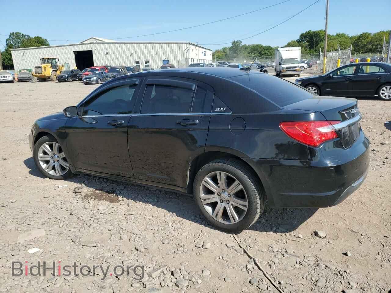 2011 CHRYSLER 200 - VIN: 1C3BC1FB7BN619803 - Фото 2