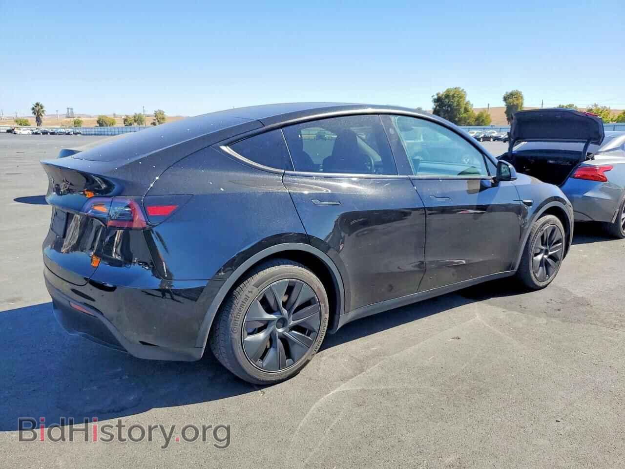 2024 TESLA MODEL Y - VIN: 7SAYGDED8RF123452 - Photo 3