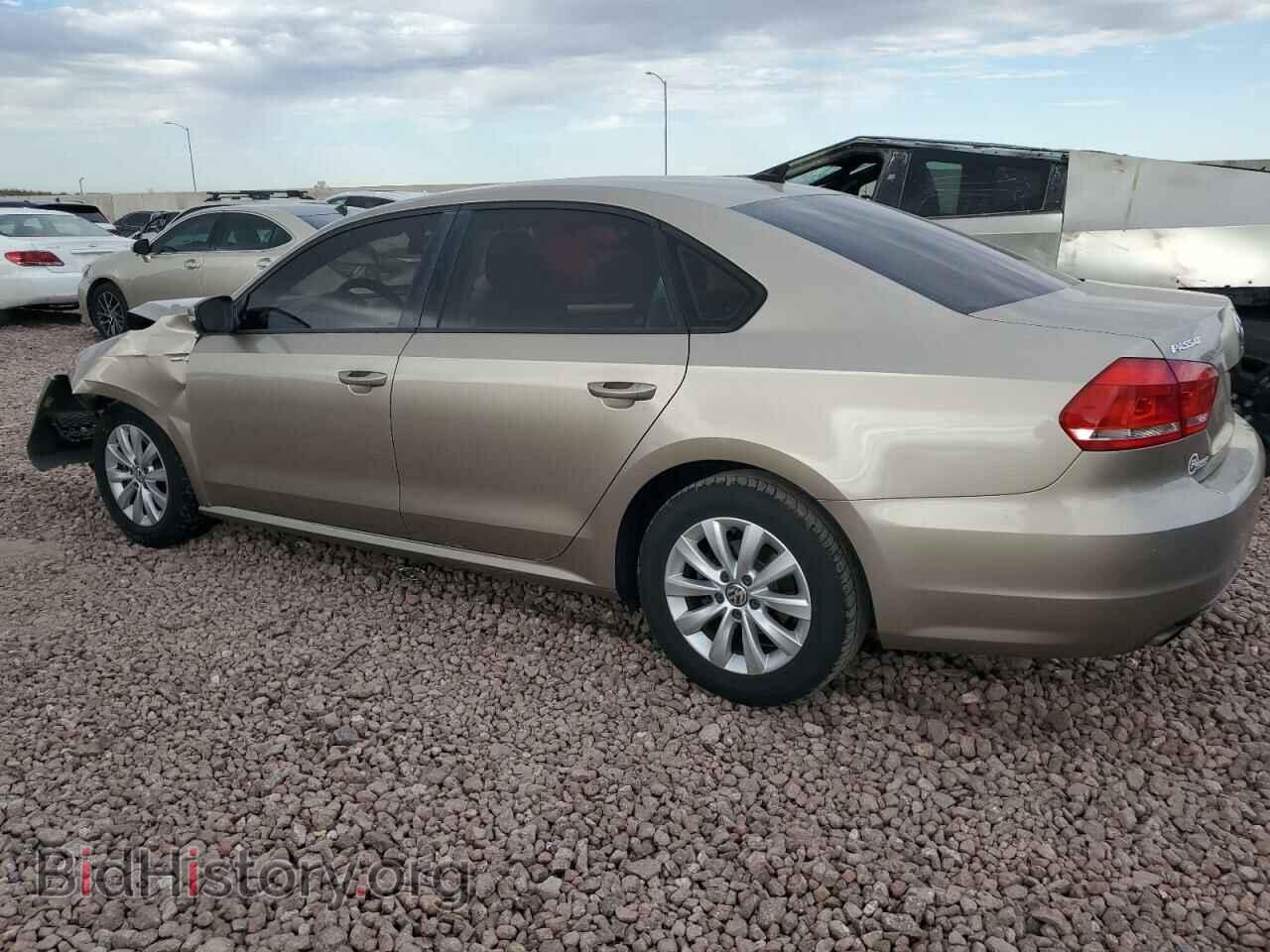 2015 VOLKSWAGEN PASSAT - VIN: 1VWAT7A38FC018165 - Фото 2