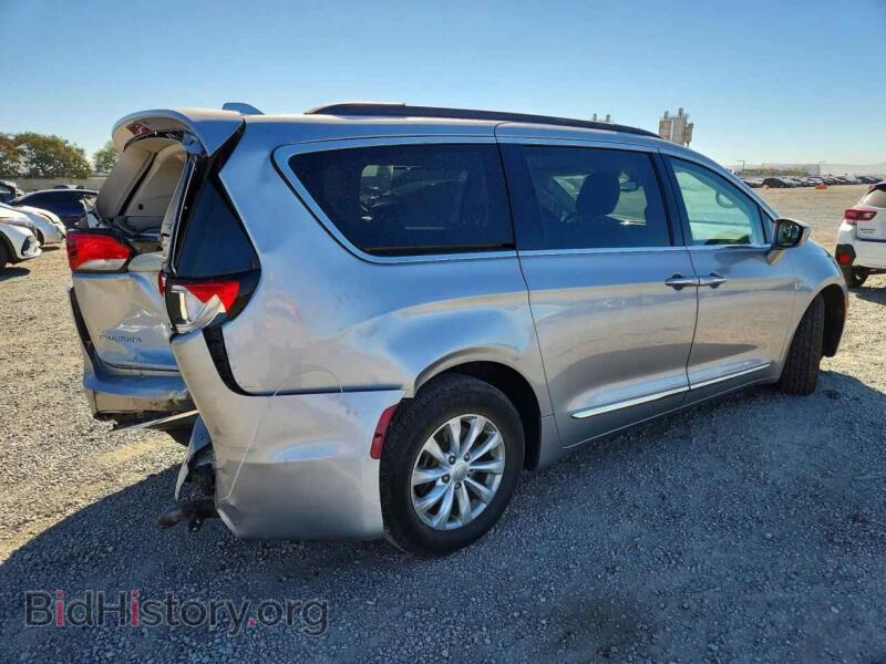 2017 Chrysler PACIFICA (VIN 2C4RC1BG3HR733739) — photo 3 of 13