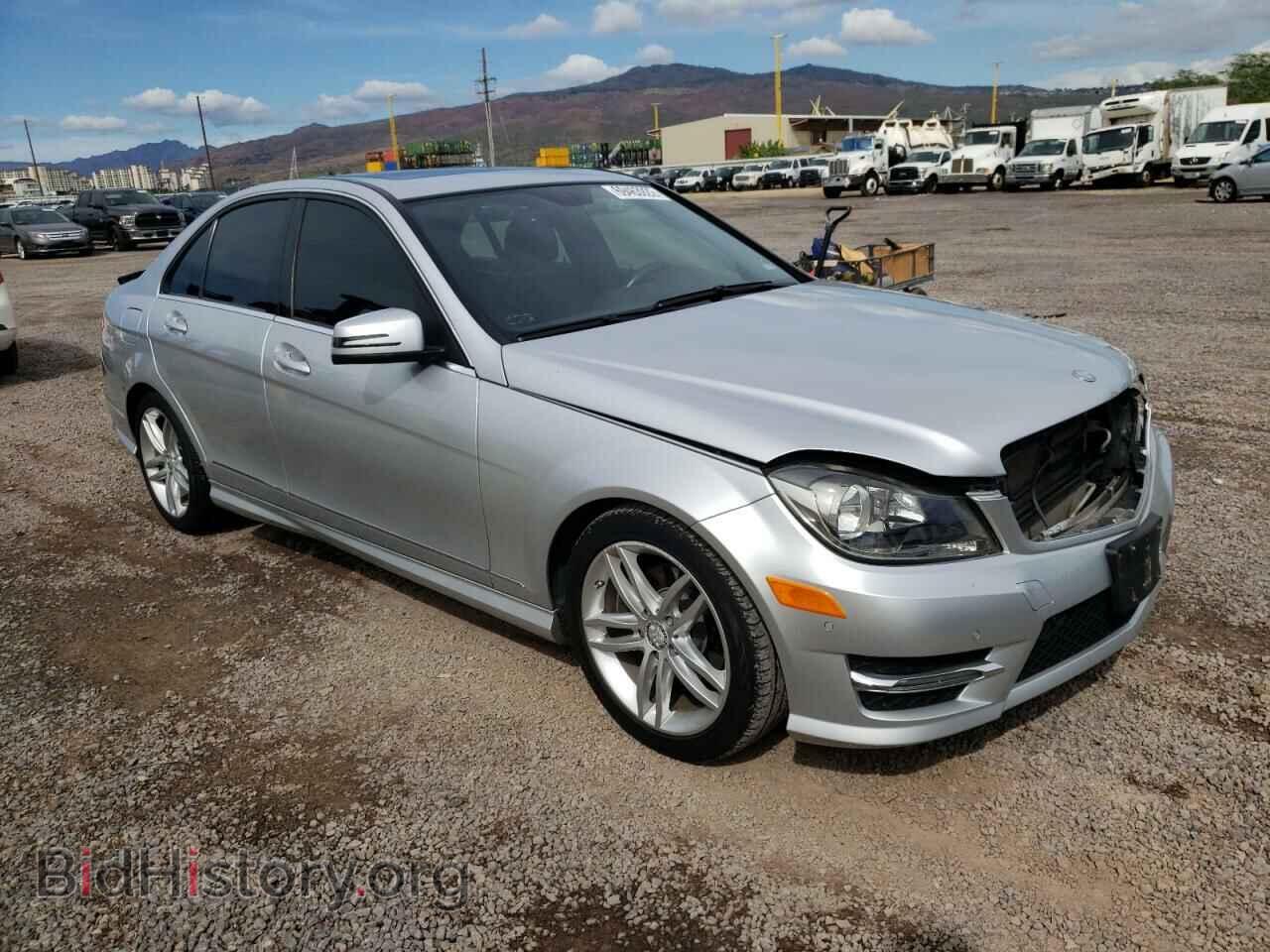 2013 MERCEDES-BENZ C-CLASS - VIN: WDDGF4HB0DA804329 - Фото 4