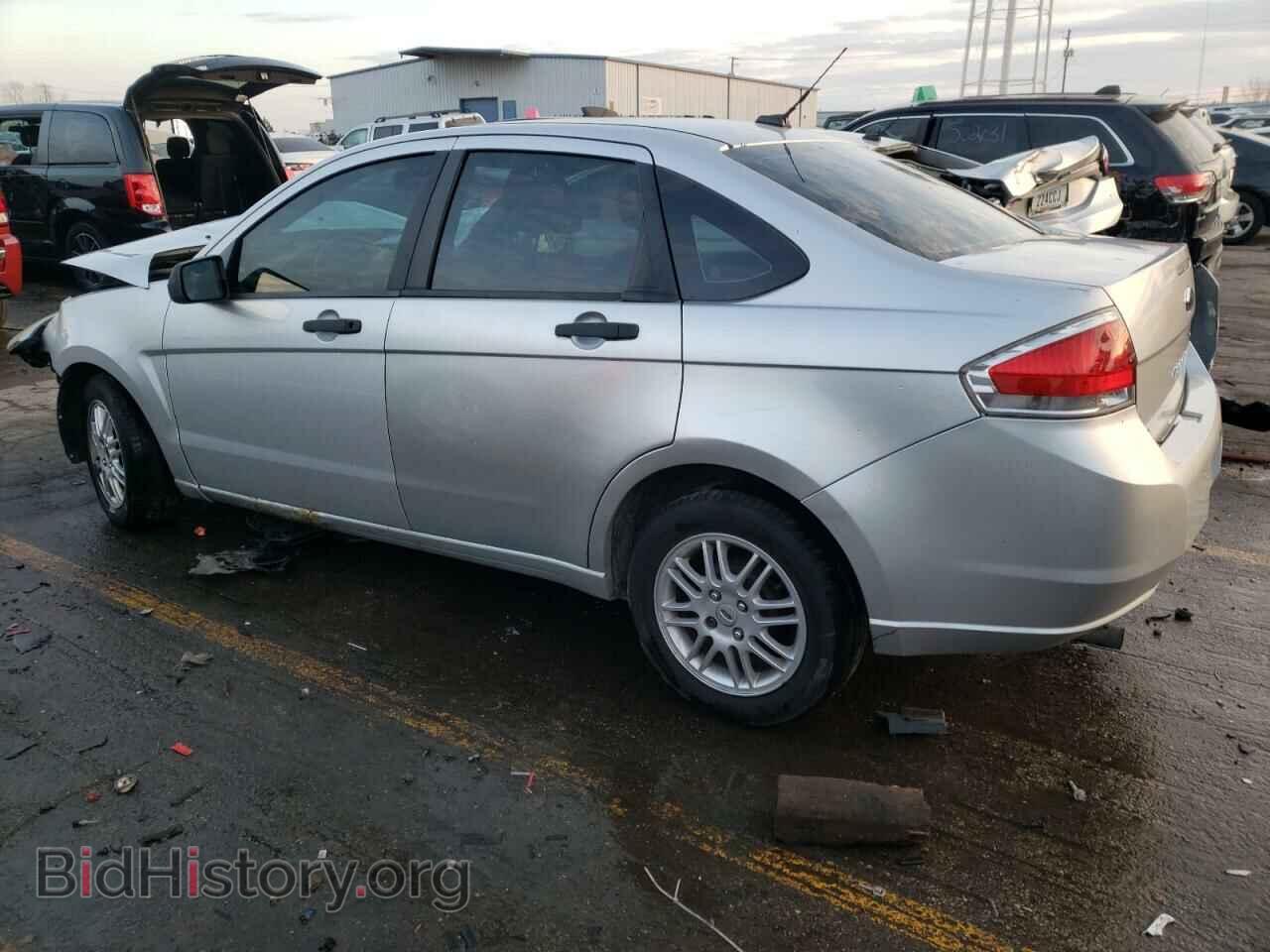 2011 FORD FOCUS - VIN: 1FAHP3FN2BW119256 - Фото 2