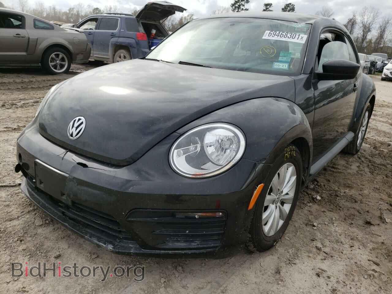 2018 VOLKSWAGEN BEETLE - VIN: 3VWFD7AT2JM717818 - Фото 2