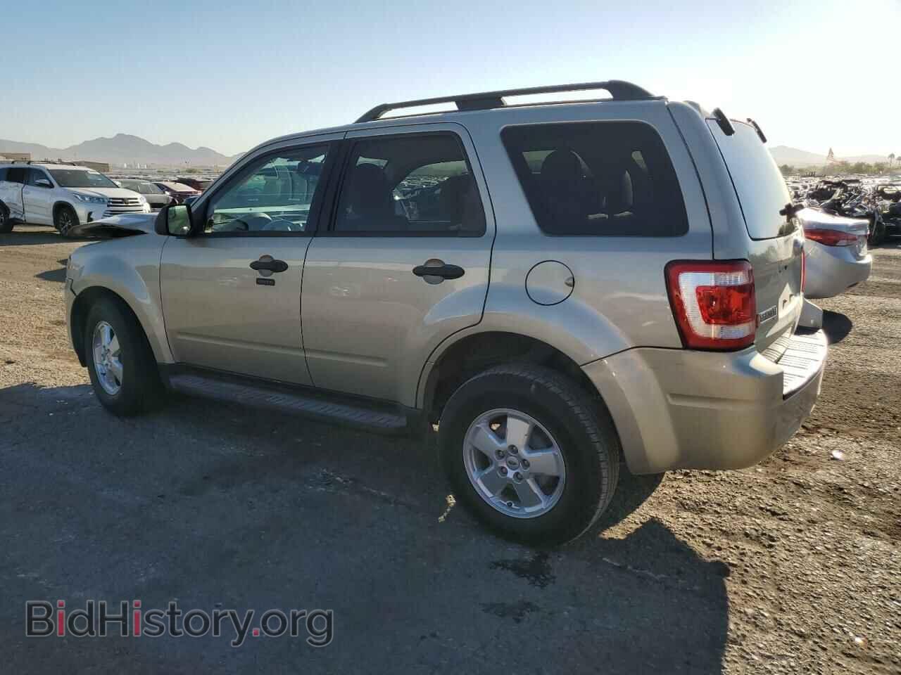 2011 FORD ESCAPE - VIN: 1FMCU0D70BKA56239 - Фото 2