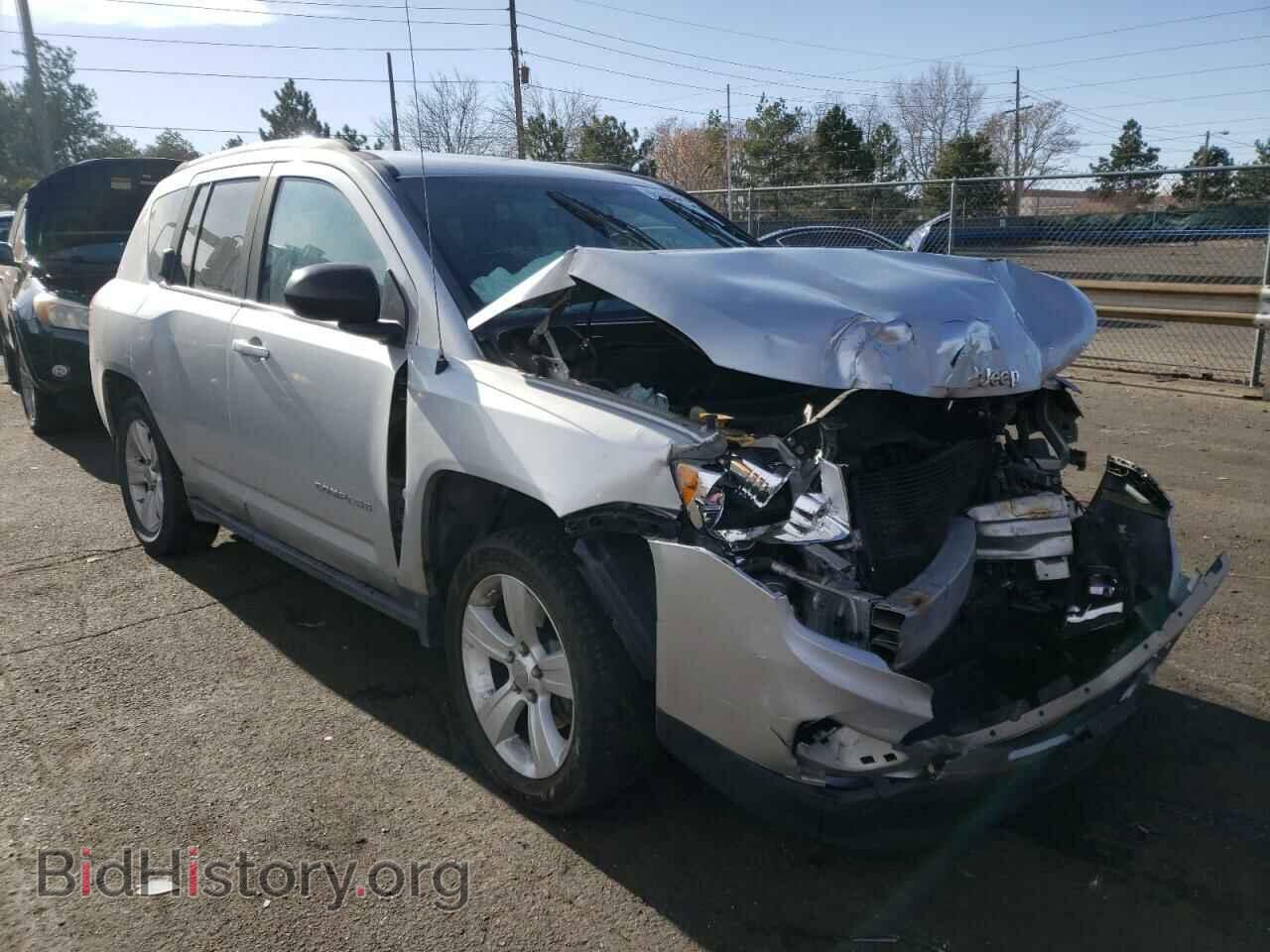 Photo 1J4NF1FB3BD136485 - JEEP COMPASS 2011