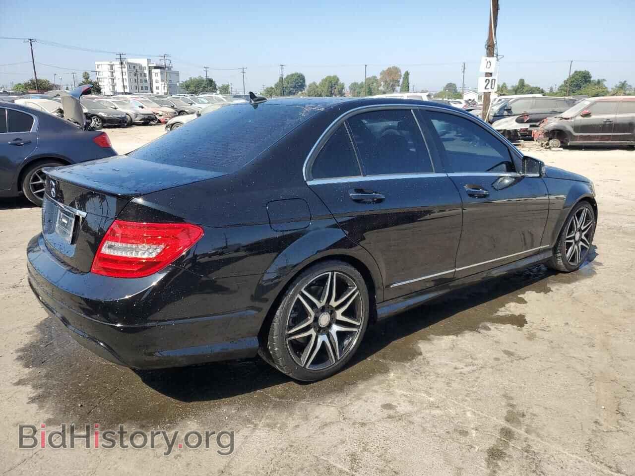 2013 MERCEDES-BENZ C-CLASS - VIN: WDDGF4HB2DF946992 - Фото 3
