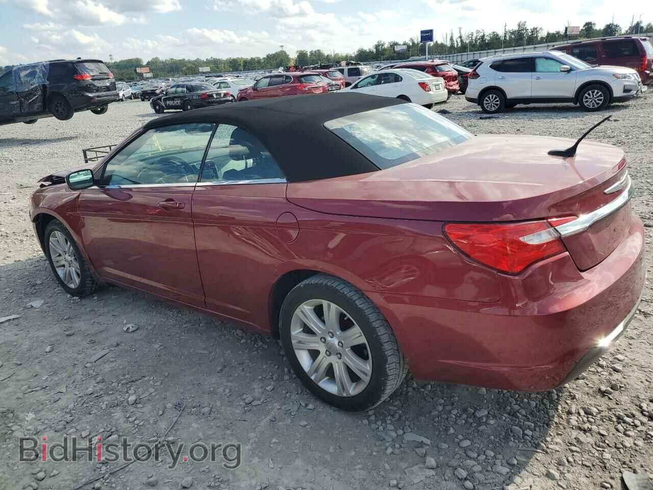 2013 CHRYSLER 200 - VIN: 1C3BCBEBXDN553936 - Фото 2