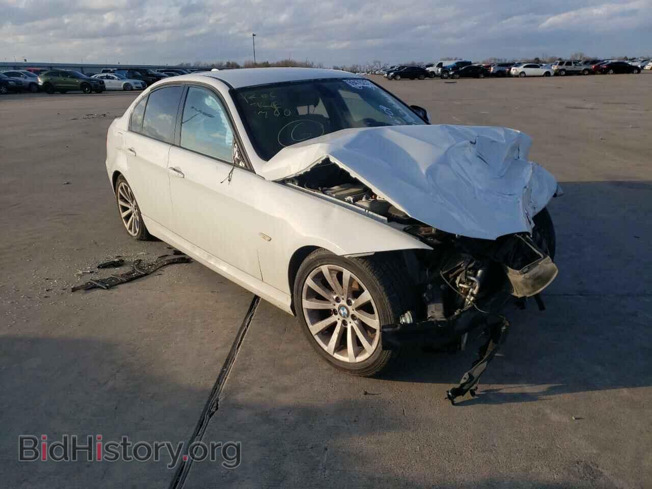 Фотография WBAPH5C53BA448416 - BMW 3 SERIES 2011