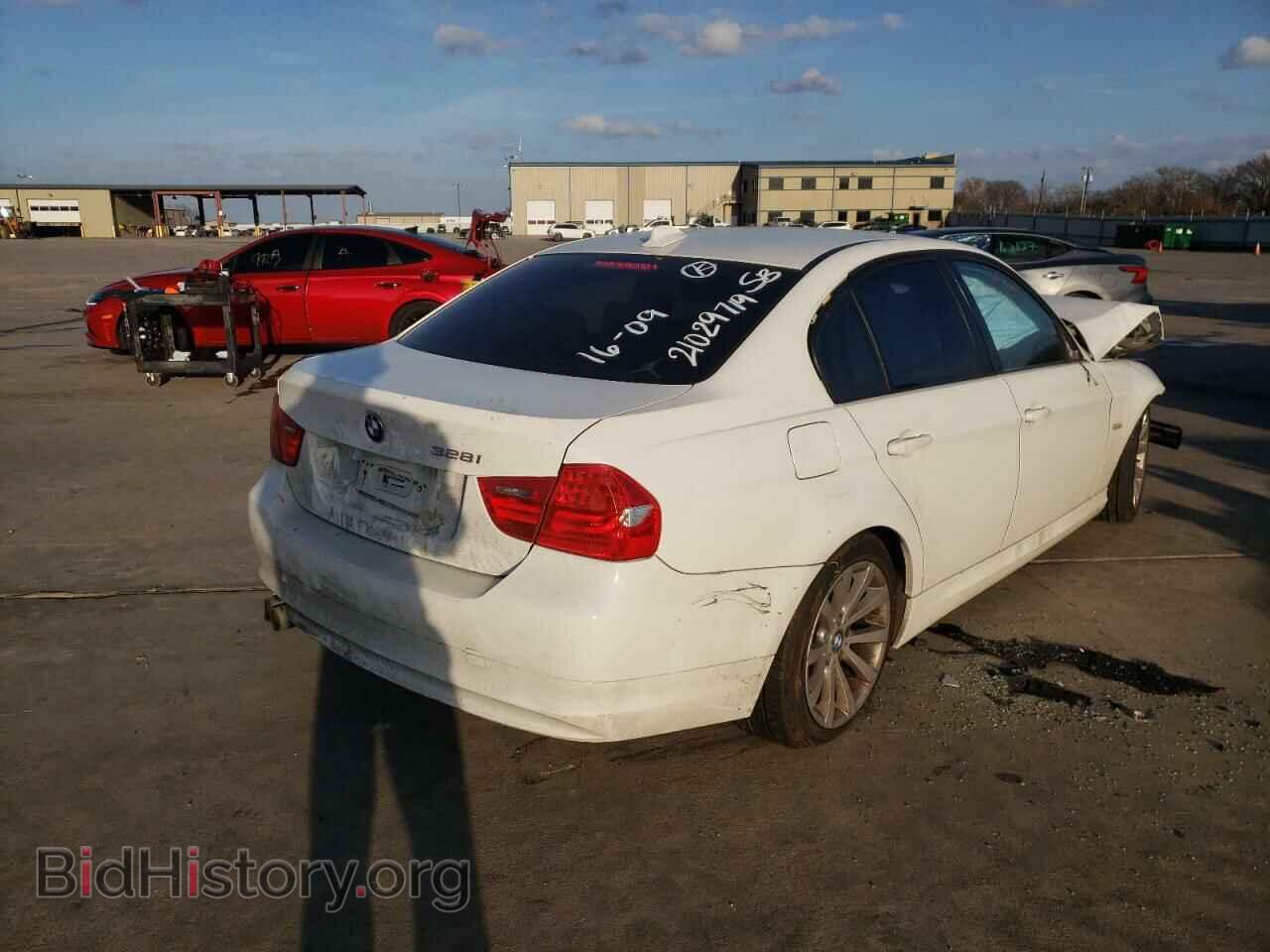 2011 BMW 3 SERIES - VIN: WBAPH5C53BA448416 - Фото 4