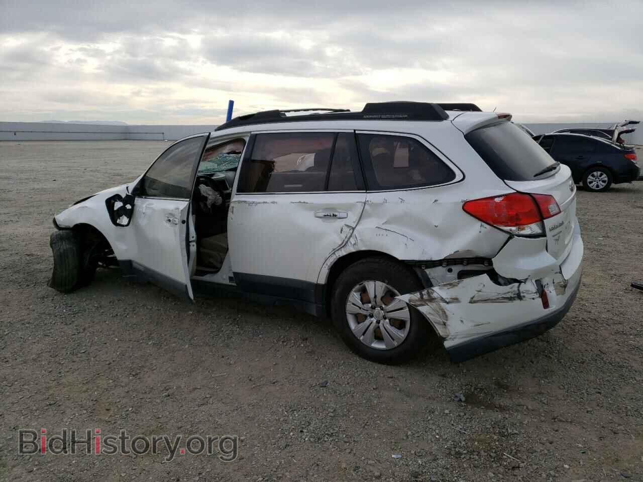 2011 SUBARU OUTBACK - VIN: 4S4BRBAC6B3339717 - Photo 2