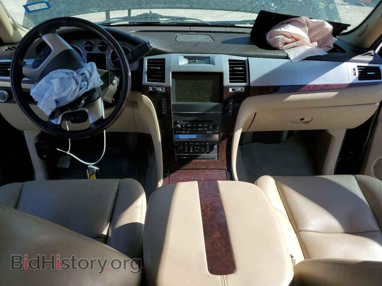 2011 CADILLAC ESCALADE - VIN: 1GYS3BEF8BR128200 - Фото 8