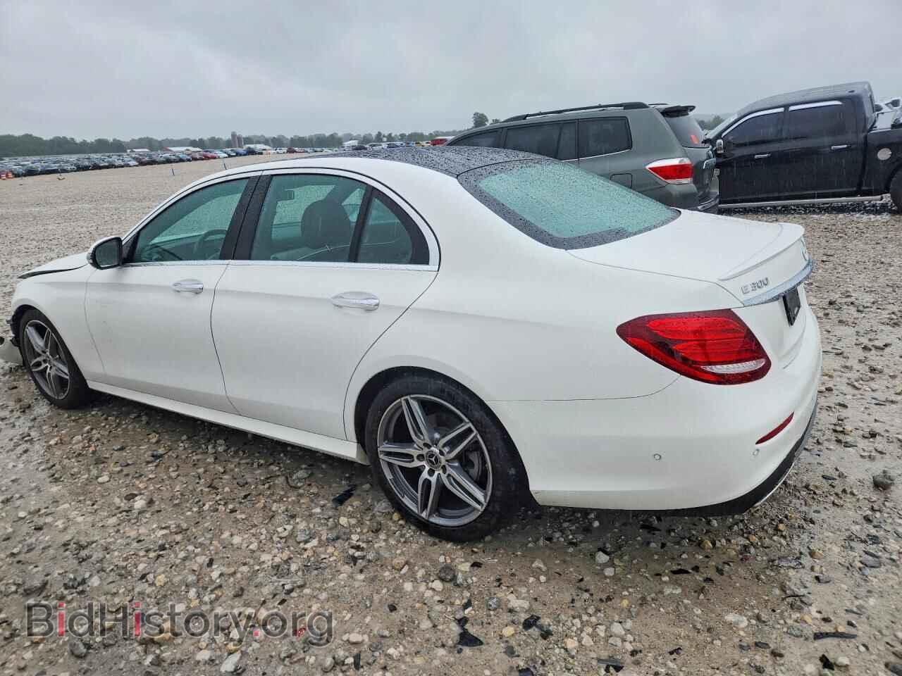 2018 MERCEDES-BENZ E-CLASS - VIN: WDDZF4JB5JA357768 - Фото 2