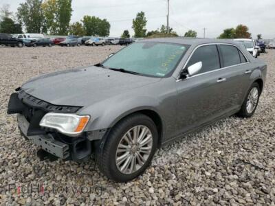 2012 Chrysler 300 300c, серебристый — VIN 2C3CCAKT8CH147625, Copart