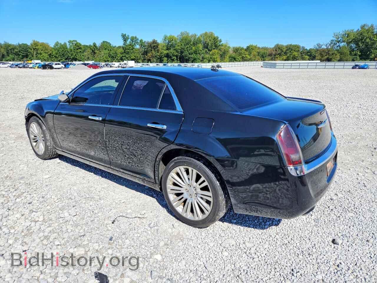 2011 CHRYSLER 300 - VIN: 2C3CA5CG3BH617105 - Photo 2