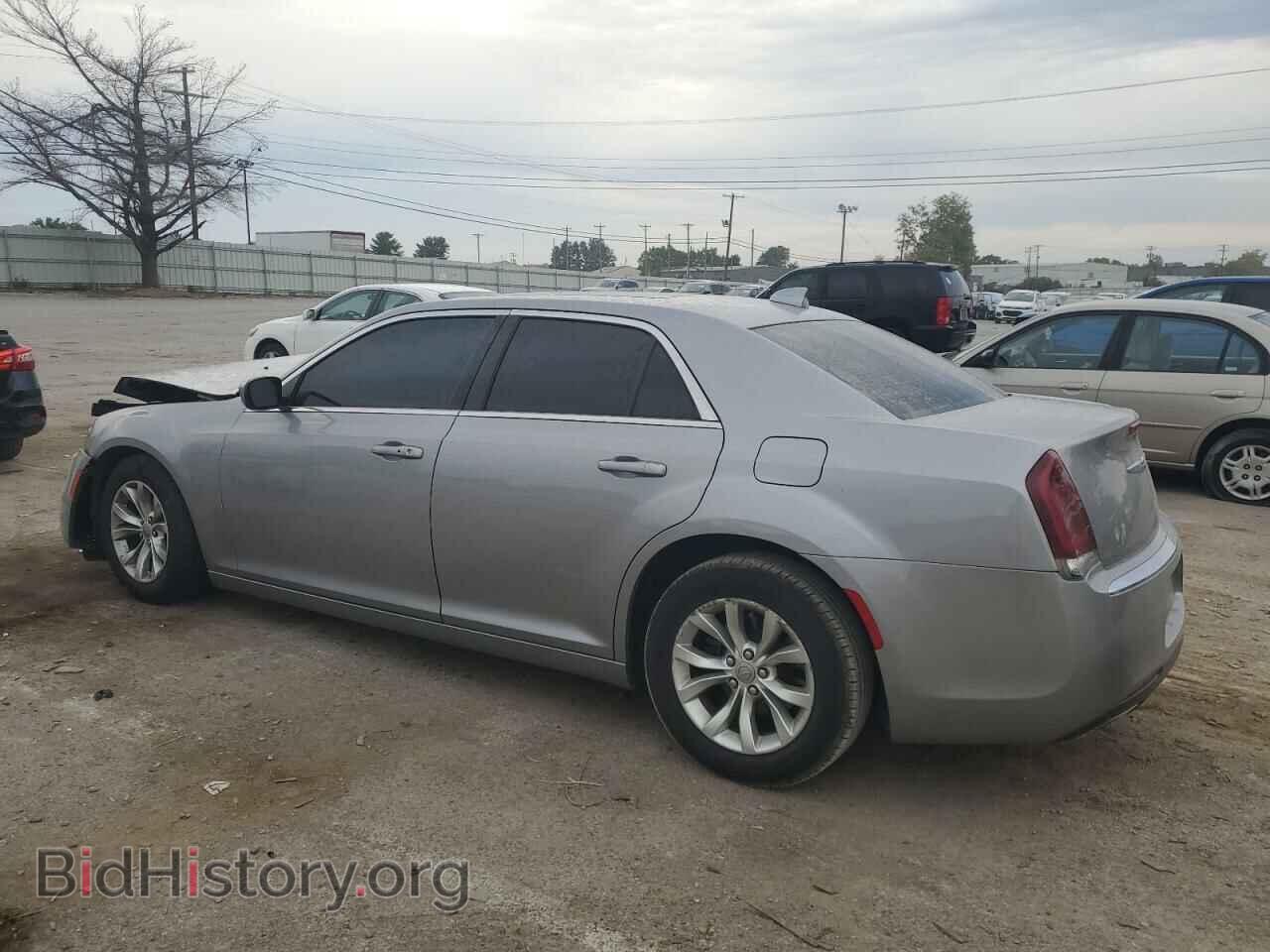 2016 CHRYSLER 300 - VIN: 2C3CCAAG2GH189525 - Фото 2