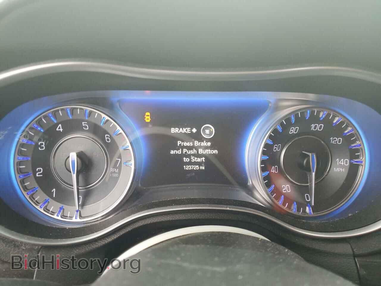 2016 CHRYSLER 300 - VIN: 2C3CCAAG2GH189525 - Фото 9