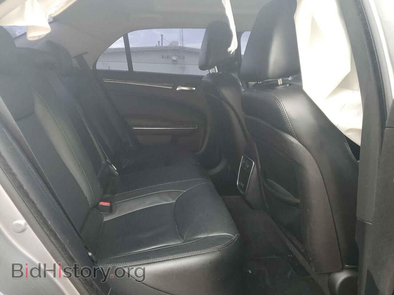 2016 CHRYSLER 300 - VIN: 2C3CCAAG2GH189525 - Фото 10