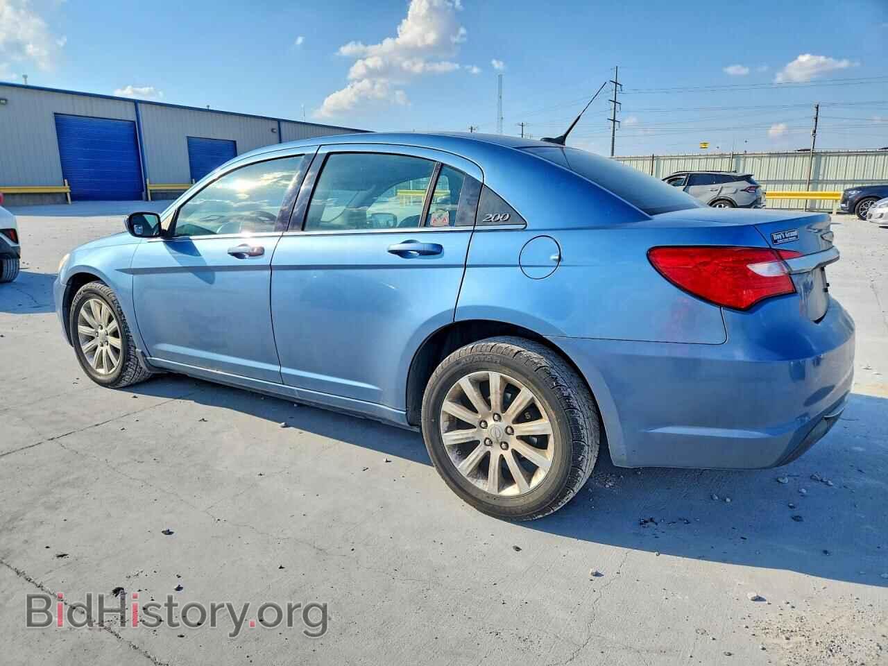 2011 CHRYSLER 200 - VIN: 1C3BC1FG3BN533075 - Фото 2
